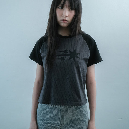 Nice Ghost Club 3 Star Dot Raglan Crop Tee