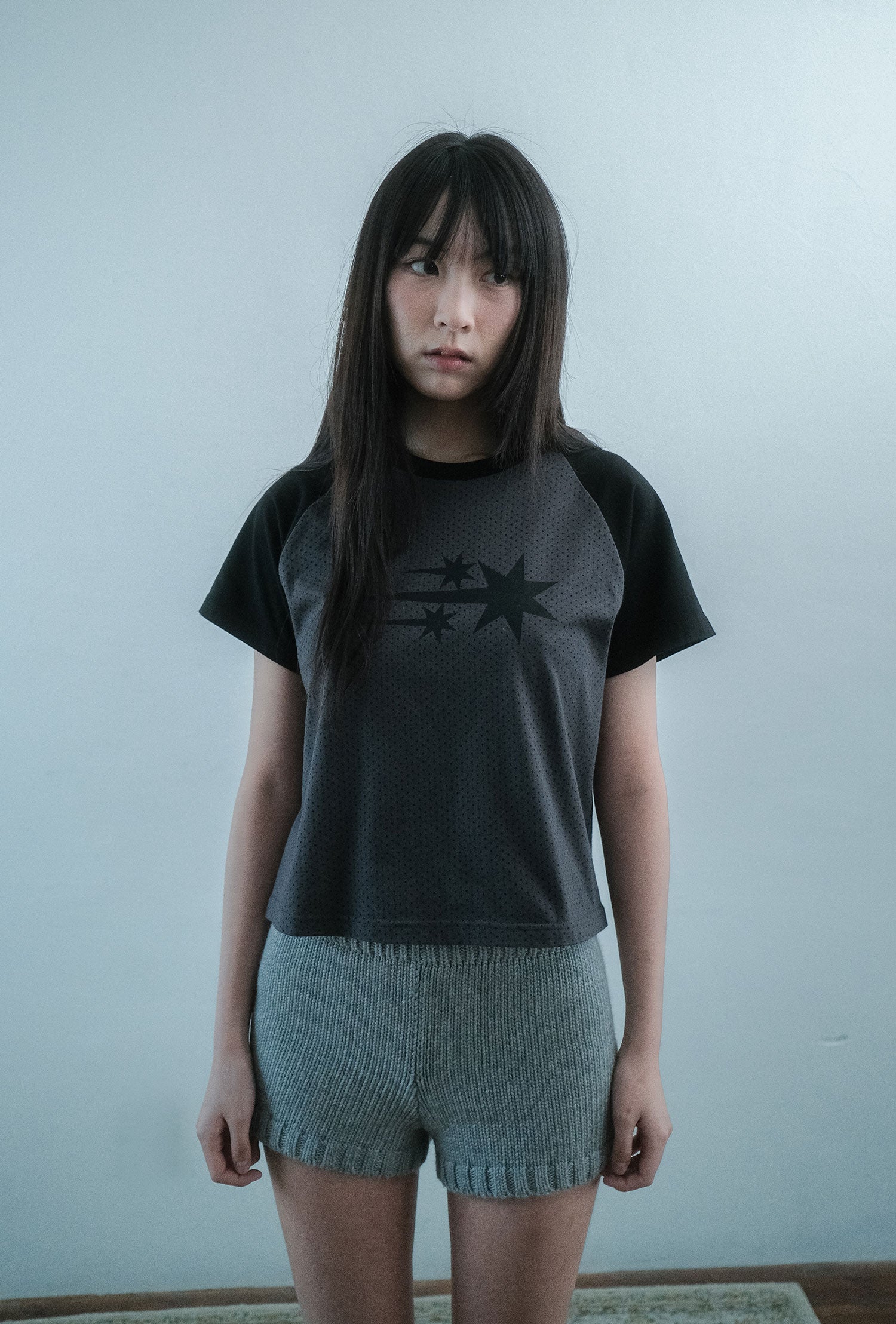 Nice Ghost Club 3 Star Dot Raglan Crop Tee