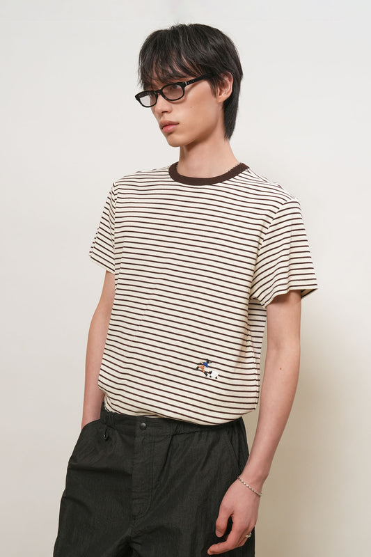 General Idea MAN Minimal Embroidery Stripe Short Sleeve T-Shirt [BROWN]