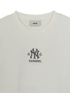 MLB Women's Bukchon Exclusive Comfortable Crop T-shirt