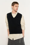 General Idea MAN Essential V-Neck Cable Knit Vest