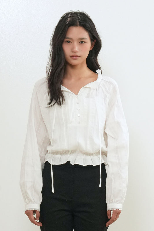 General Idea WOMAN Ruffle Neck Crop Lace Blouse