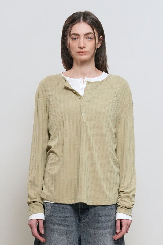 General Idea WOMAN Loose Fit Henley Neck T-Shirt
