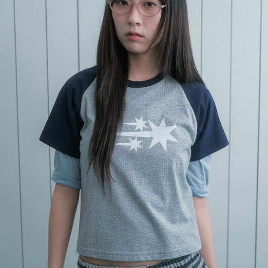 Nice Ghost Club 3 Star Dot Raglan Crop Tee