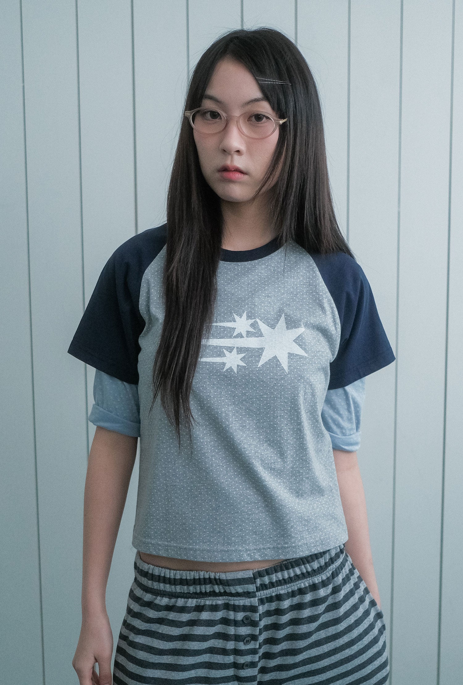 Nice Ghost Club 3 Star Dot Raglan Crop Tee