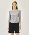 Marithé François Girbaud W SMALL CLASSIC LOGO HENLEY NECK 3/4 SLEEVE TEE ivory
