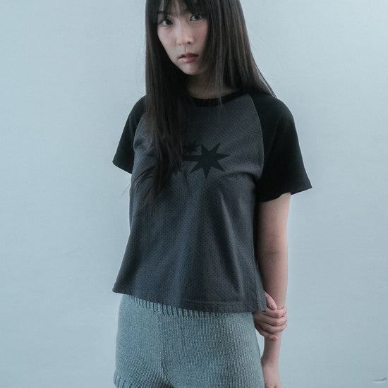 Nice Ghost Club 3 Star Dot Raglan Crop Tee