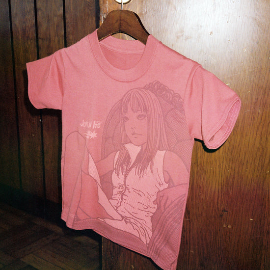 Nice Ghost Club Junji Ito Maniac Tomie Mini Tee [Coral]