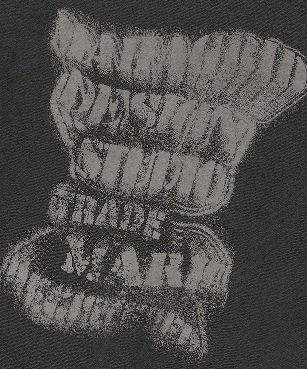 Mahagrid GRUNGE SLOGAN PIGMENT SWEATSHIRT [CHARCOAL]