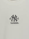MLB Women's Bukchon Exclusive Comfortable Crop T-shirt
