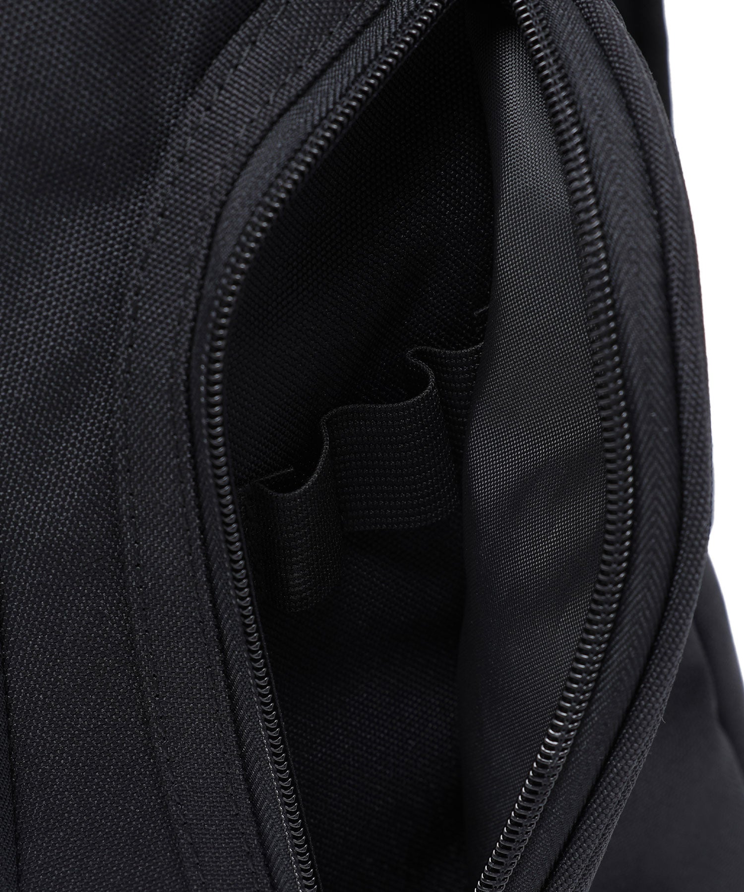 Nice Ghost Club NGC Sporty Sling Bag [Black]