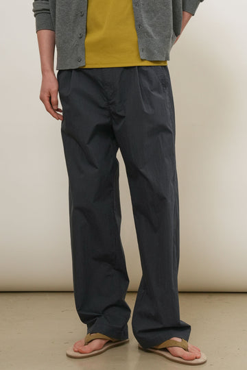 General Idea MAN CN Single Pleat Chino Pants