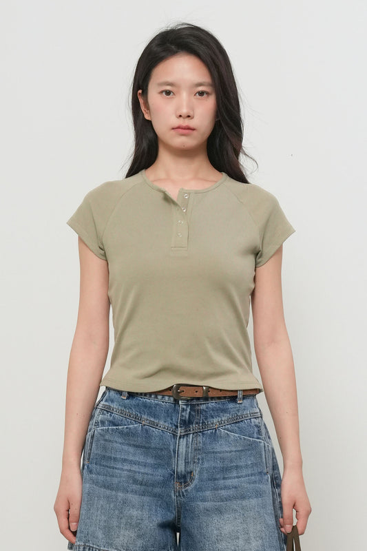 General Idea WOMAN Snap Henley Neck T-Shirt [KHAKI]