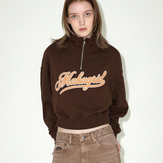 Mahagrid Script Logo Crop Half Zip Up [Brown]