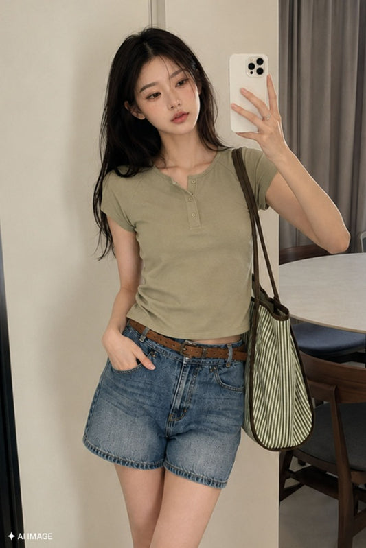 General Idea WOMAN Snap Henley Neck T-Shirt [KHAKI]