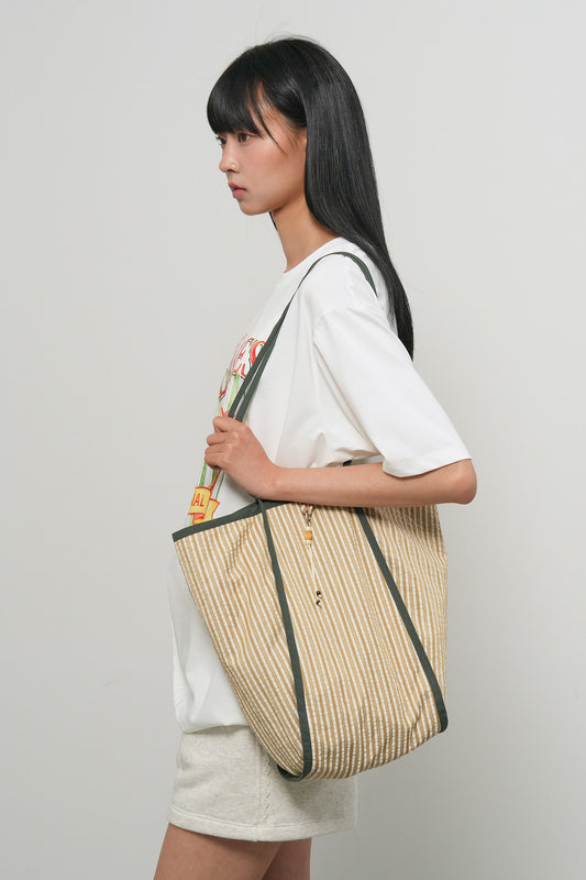 General Idea WOMAN Reversible Stripe Pattern Bag