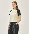 Marithé François Girbaud W SMALL REGULAR LOGO RAGLAN CROP TEE butter