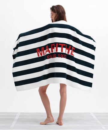 Marithé François Girbaud MOUVEMENT CLASSIC STRIPE BEACH TOWEL NAVY