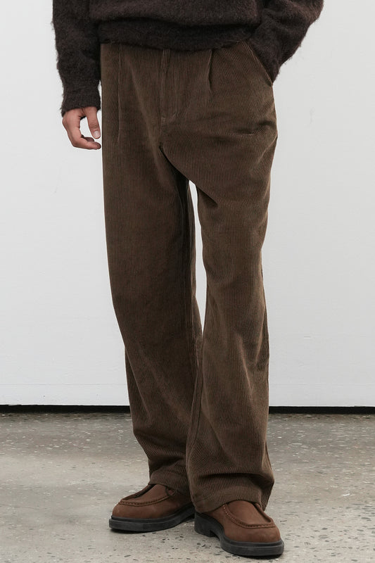 General Idea MAN Single Pleat Corduroy Pants [BROWN]