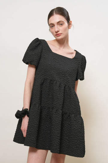 General Idea WOMAN Wrinkle Volume Scrunchie