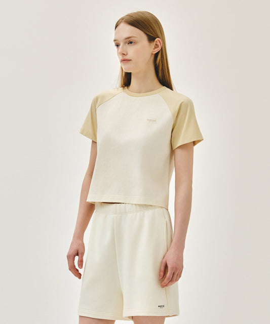 Marithé François Girbaud W SMALL REGULAR LOGO RAGLAN CROP TEE butter