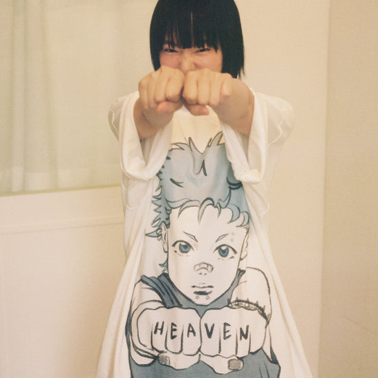 Nice Ghost Club Fist Boy Big Big Tee [White]