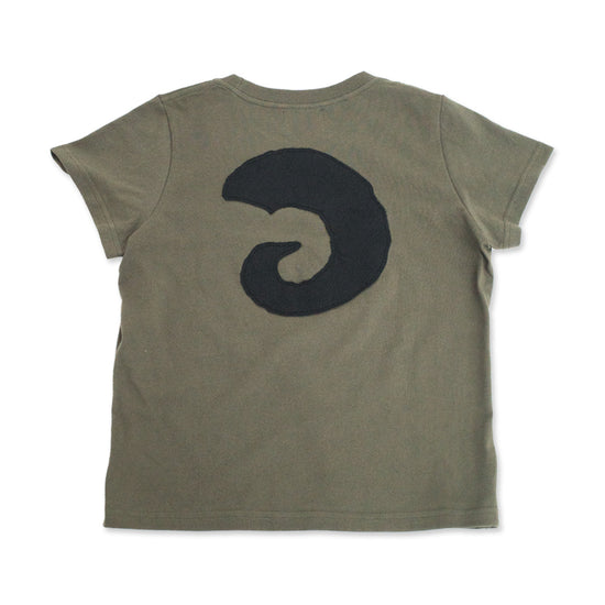Tansanmagnesium Hon Applique T-Shirt (Khaki)
