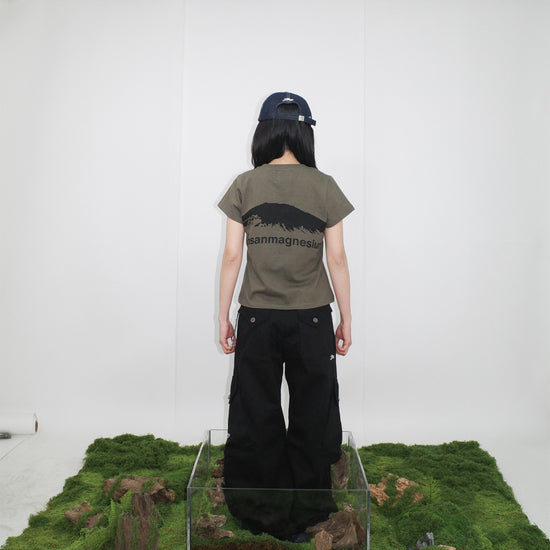 Tansanmagnesium (5/9 Pre-Order) Mountain T-Shirt