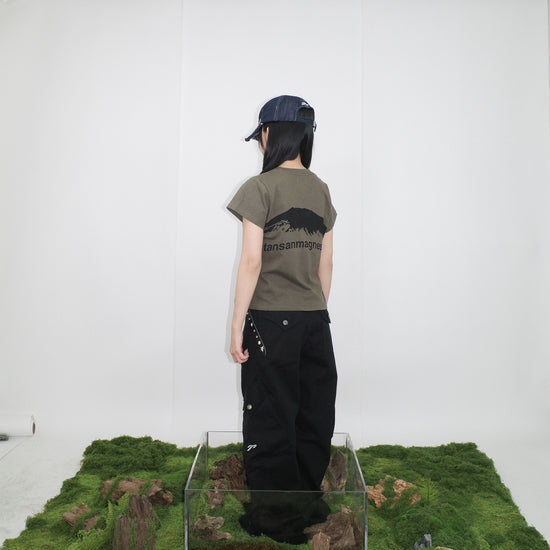 Tansanmagnesium (5/9 Pre-Order) Mountain T-Shirt