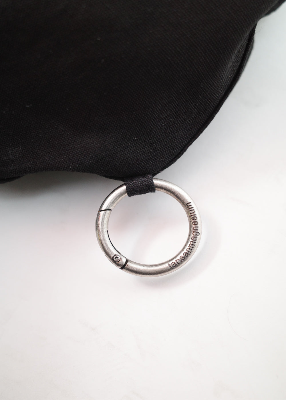 Tansanmagnesium O-Ring Logo Carabiner