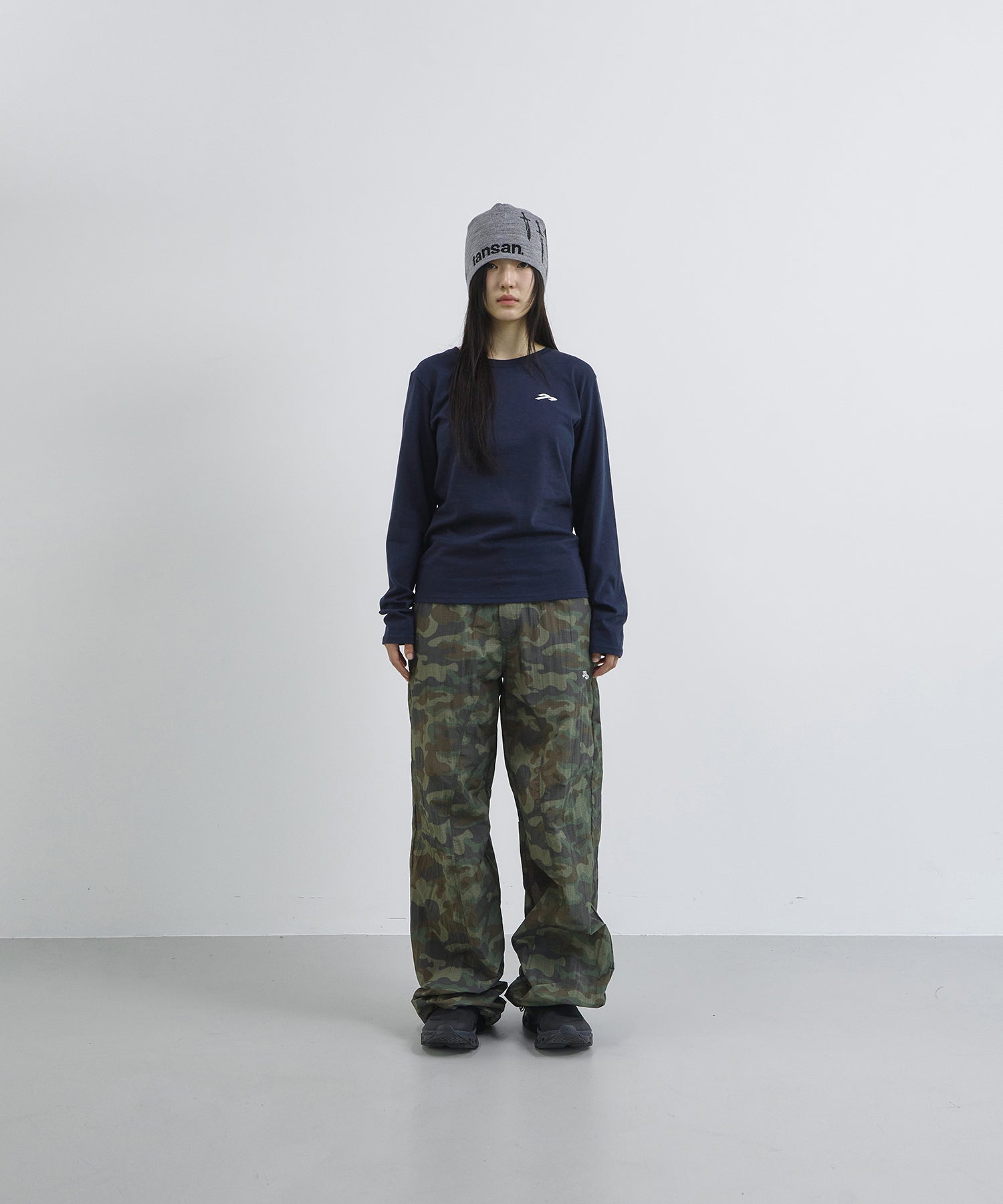 Tansanmagnesium Nylon Wide Stud Cargo Pants Camo