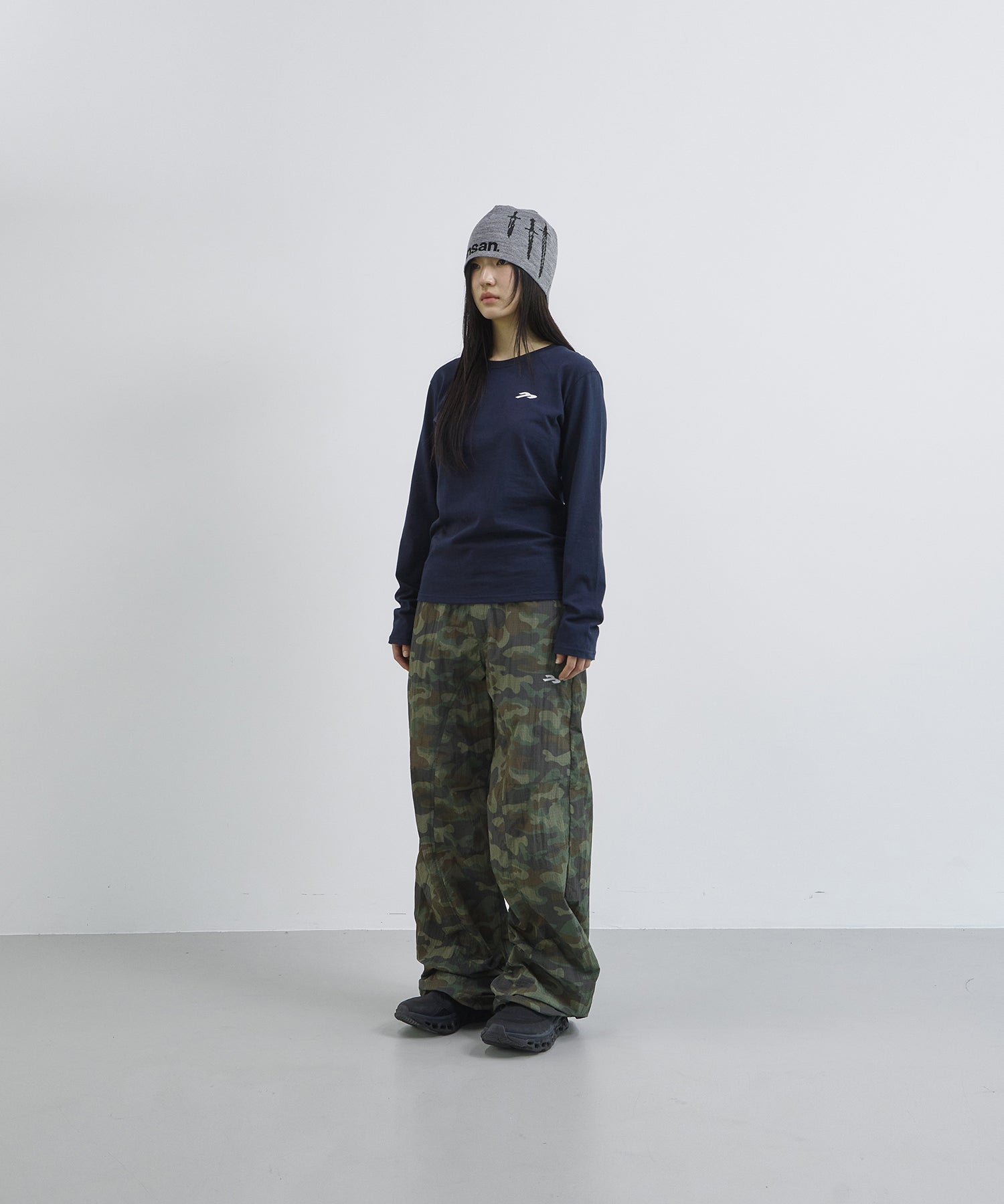 Tansanmagnesium Nylon Wide Stud Cargo Pants Camo