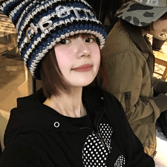 Tansanmagnesium Logo Cat Beanie Blue Stripe