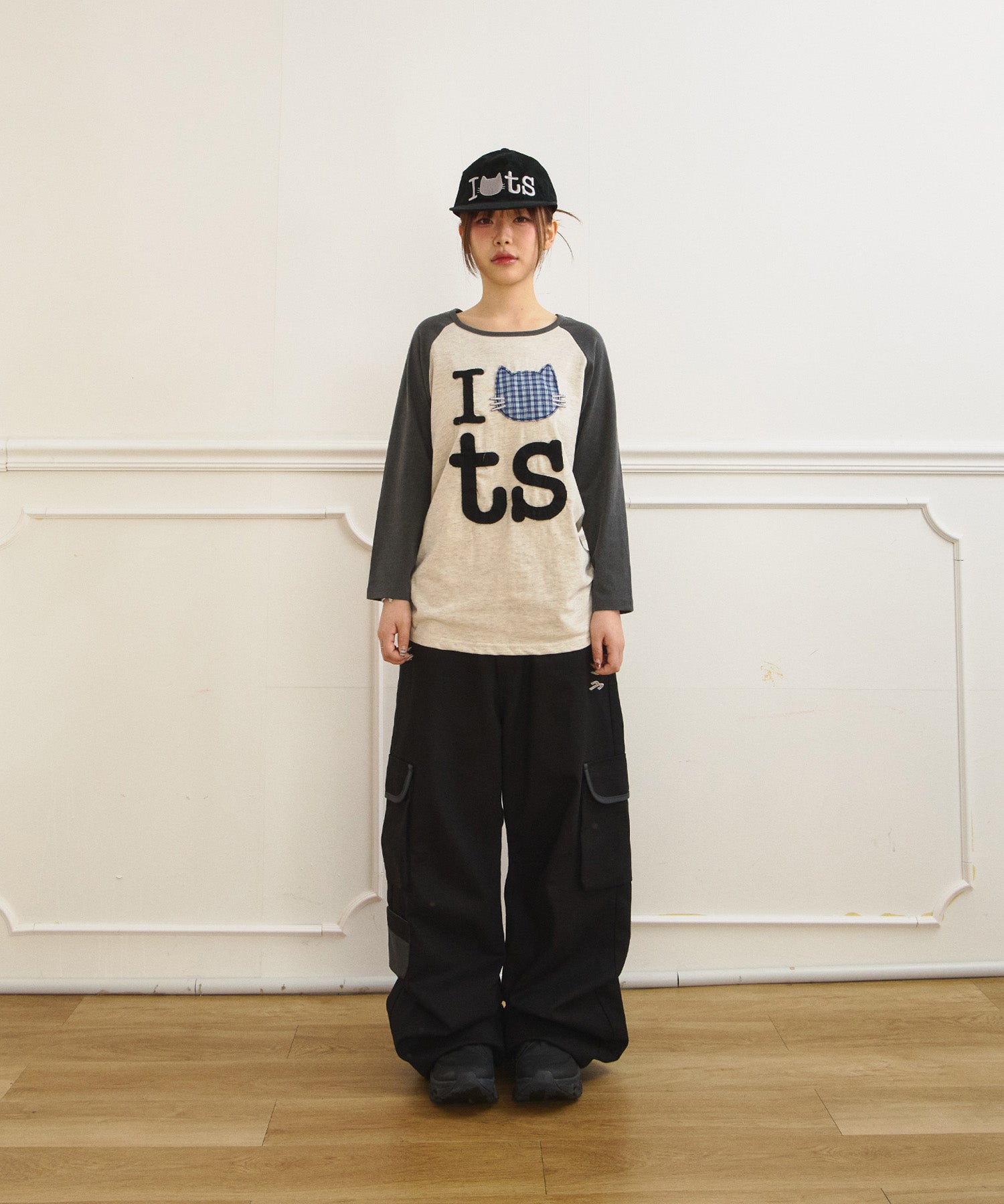 Tansanmagnesium Juyoung X Tansan Cat Long Sleeve Ivory