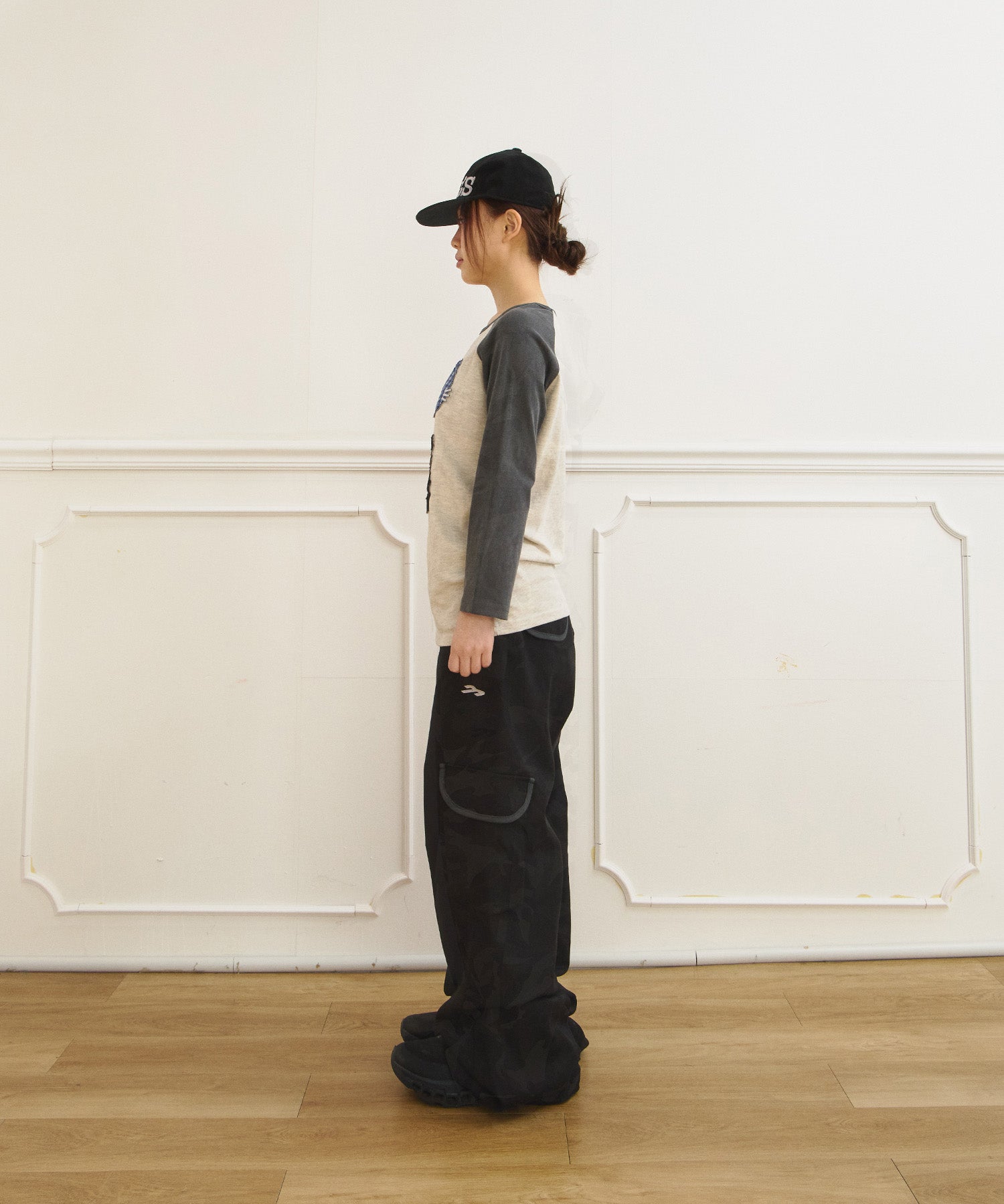 Tansanmagnesium Juyoung X Tansan Cat Long Sleeve Ivory