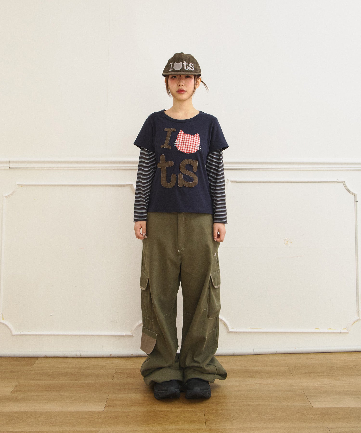 Tansanmagnesium Jooyoung X Tansanmagnesium Cat Layered Long Sleeve Navy