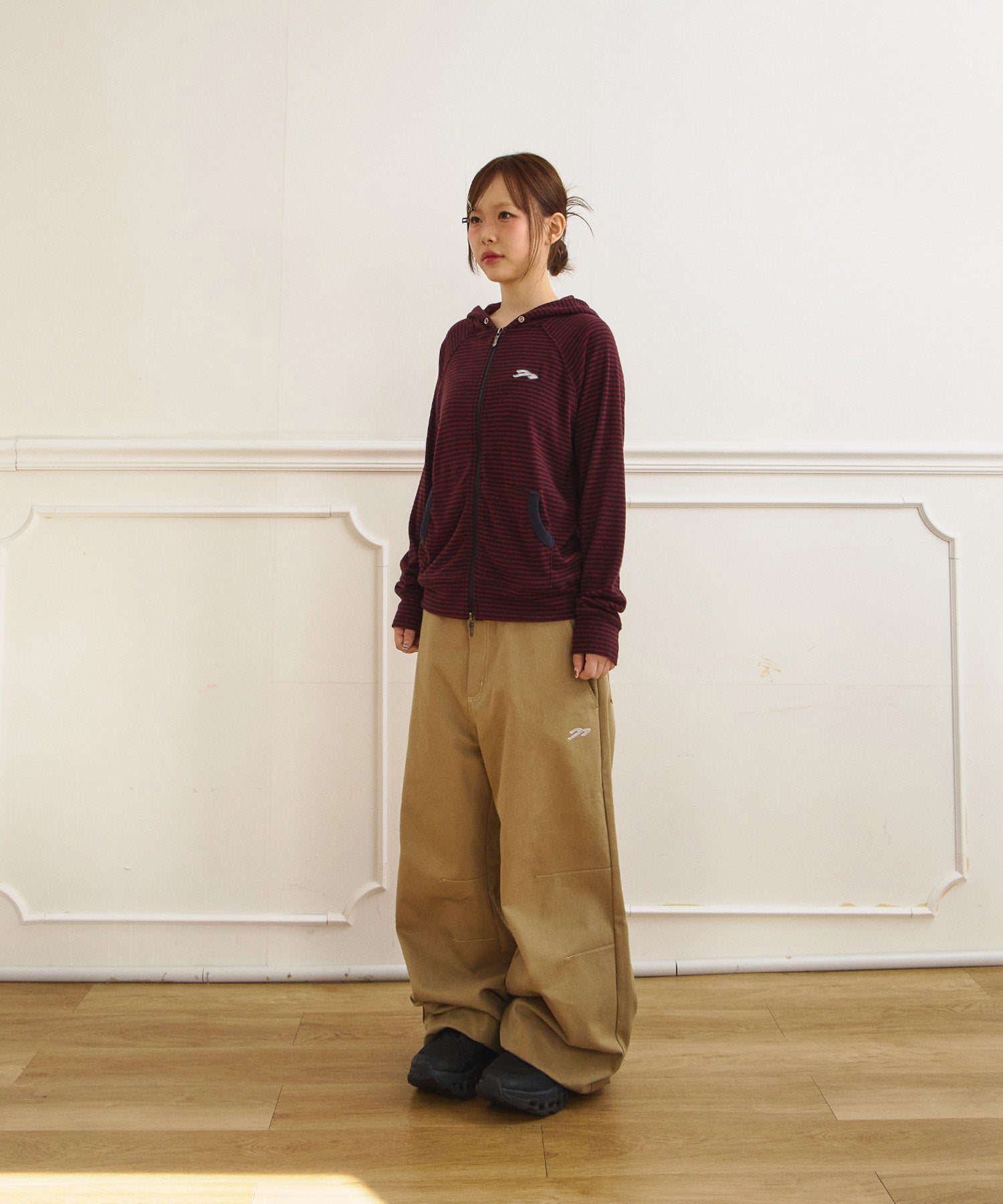 Tansanmagnesium Jooyoung X Tansanmagnesium Cotton Wide Star Stud Pants Beige