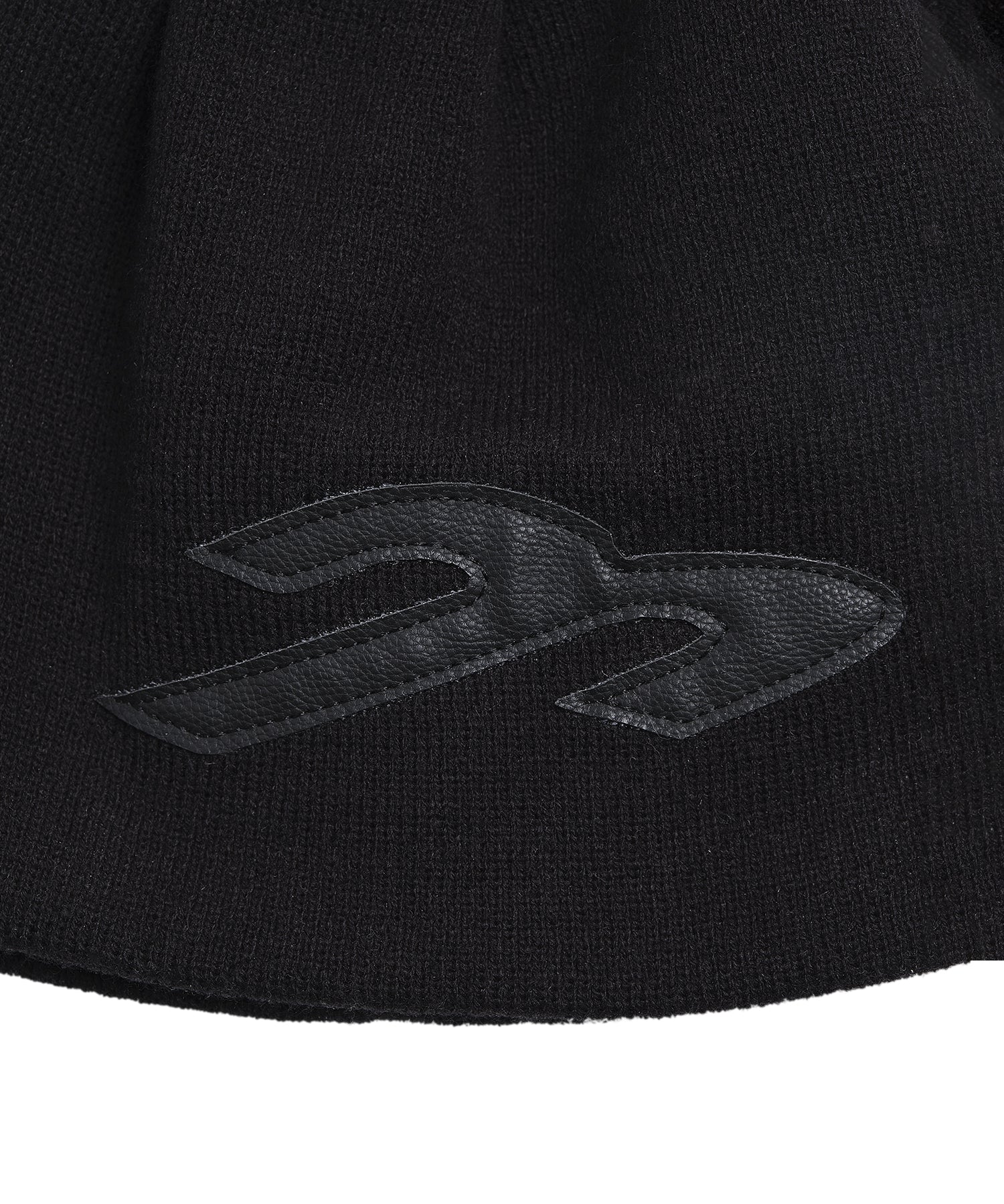 Tansanmagnesium Sullano x Tansanmagnesium Cross Stitch Leather Beanie