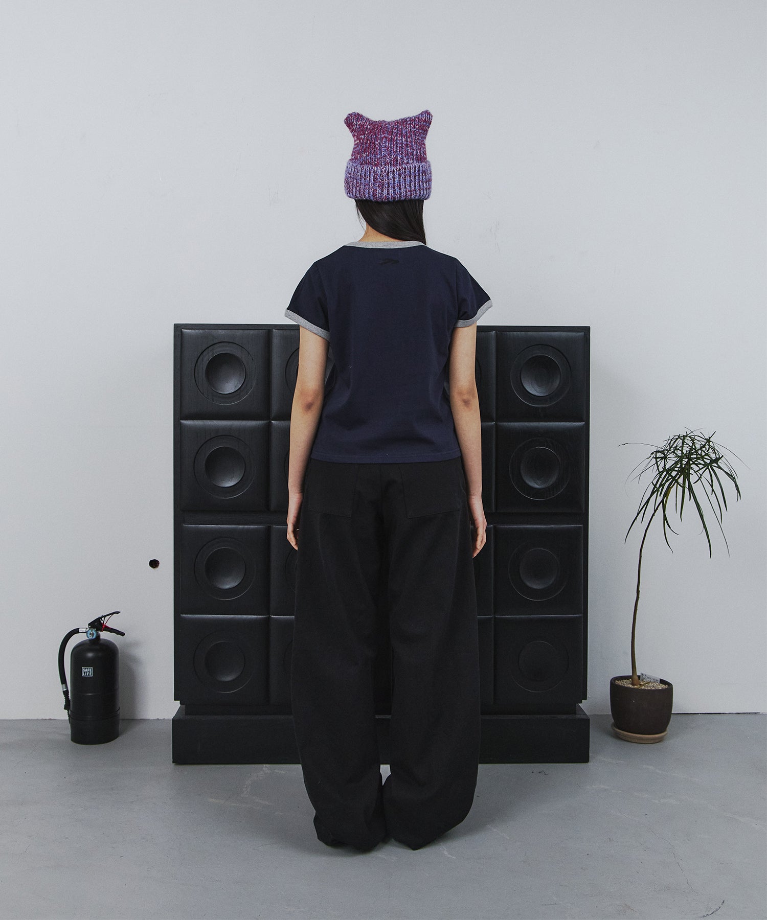 Tansanmagnesium (5/8 Pre-Order) Horseshoe Appliqué Pants (Black)