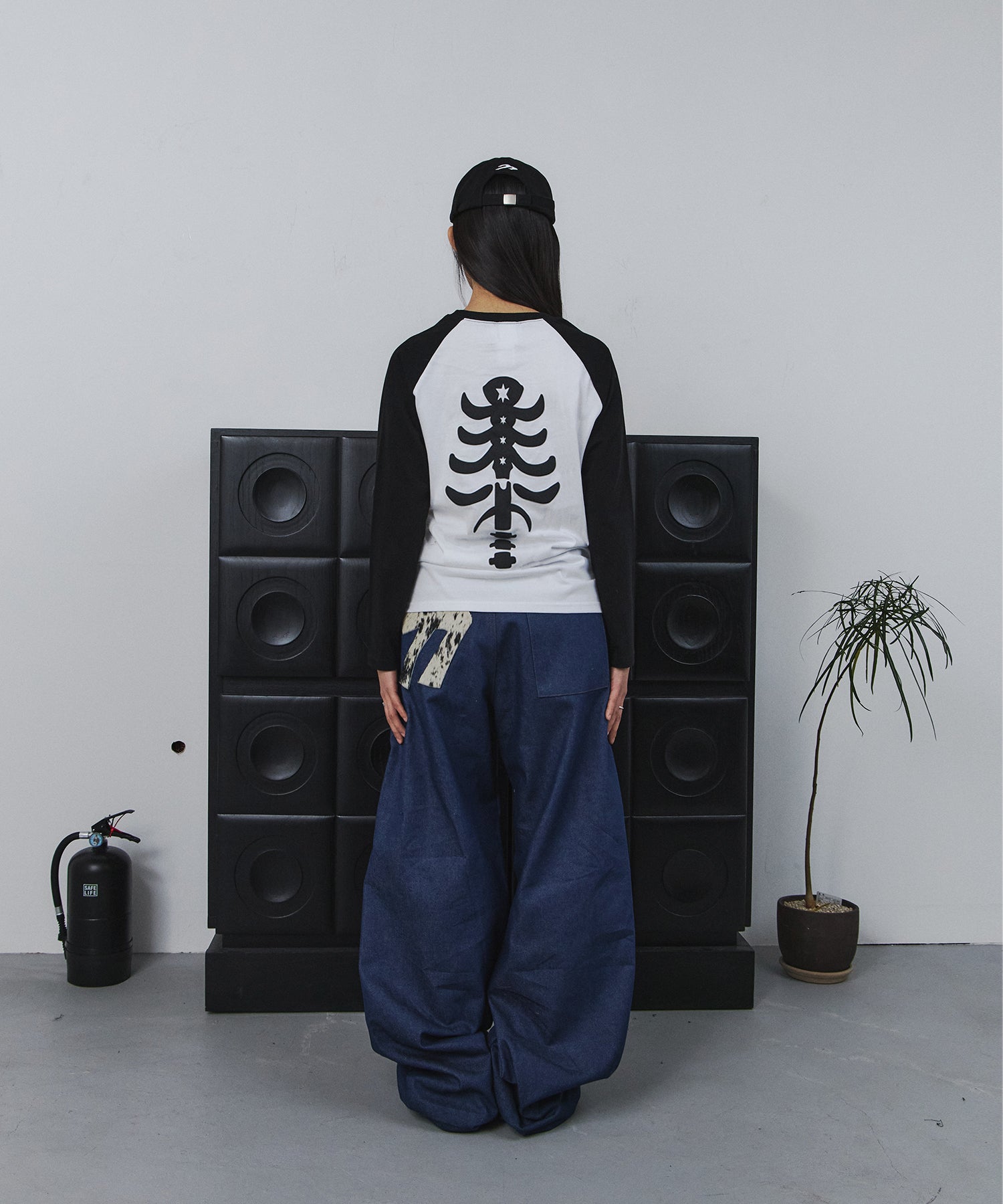 Tansanmagnesium (5/27 Pre-Order Delivery) Nagrang Bone Long Sleeve (White)