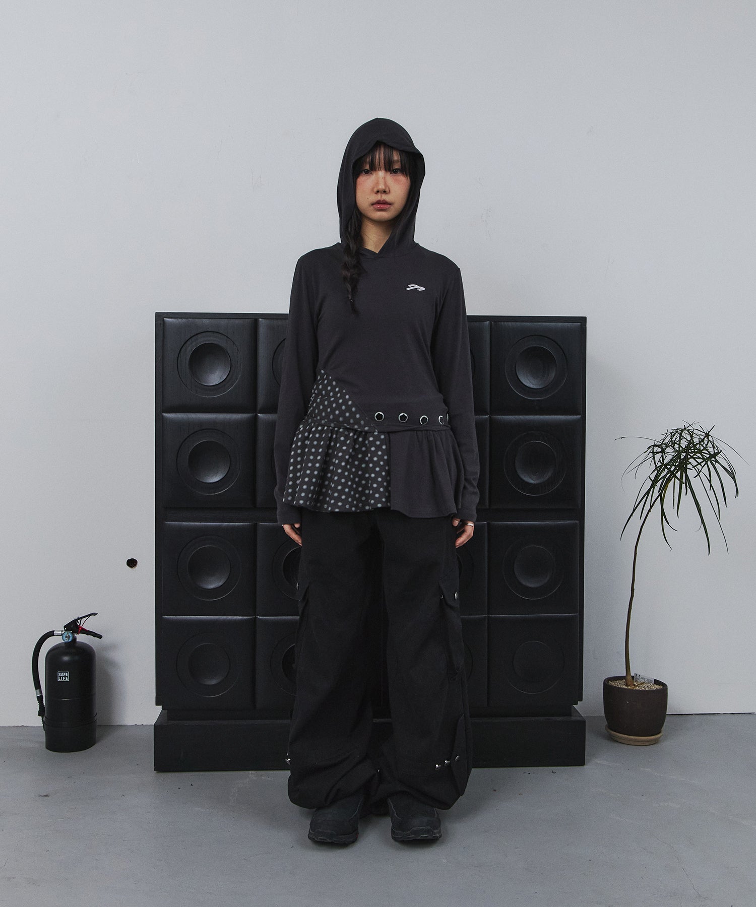 Tansanmagnesium Button Hood Layered One-Piece