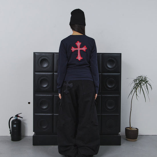 Tansanmagnesium Cross Appliqué Long Sleeve