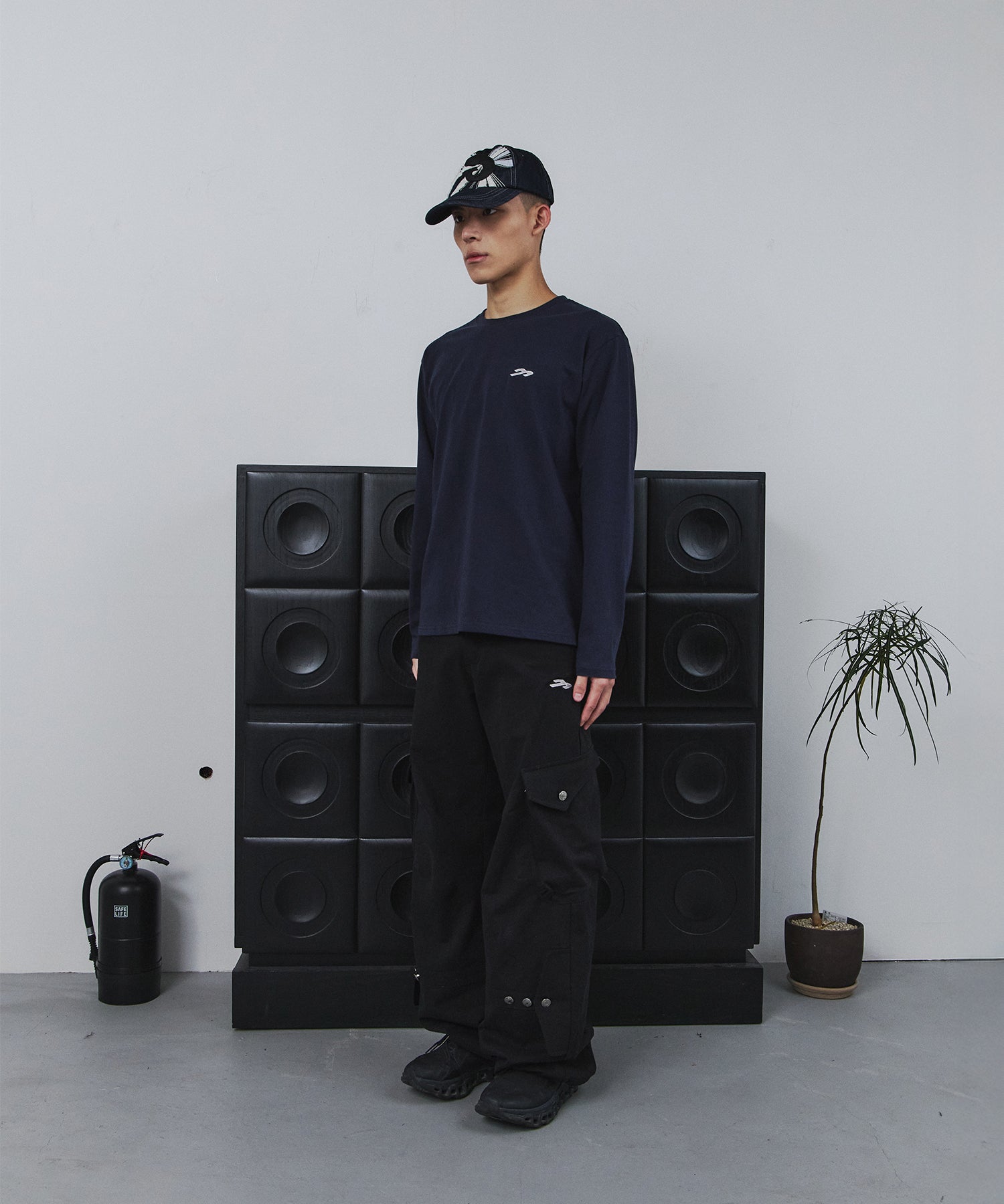 Tansanmagnesium Cross Appliqué Long Sleeve