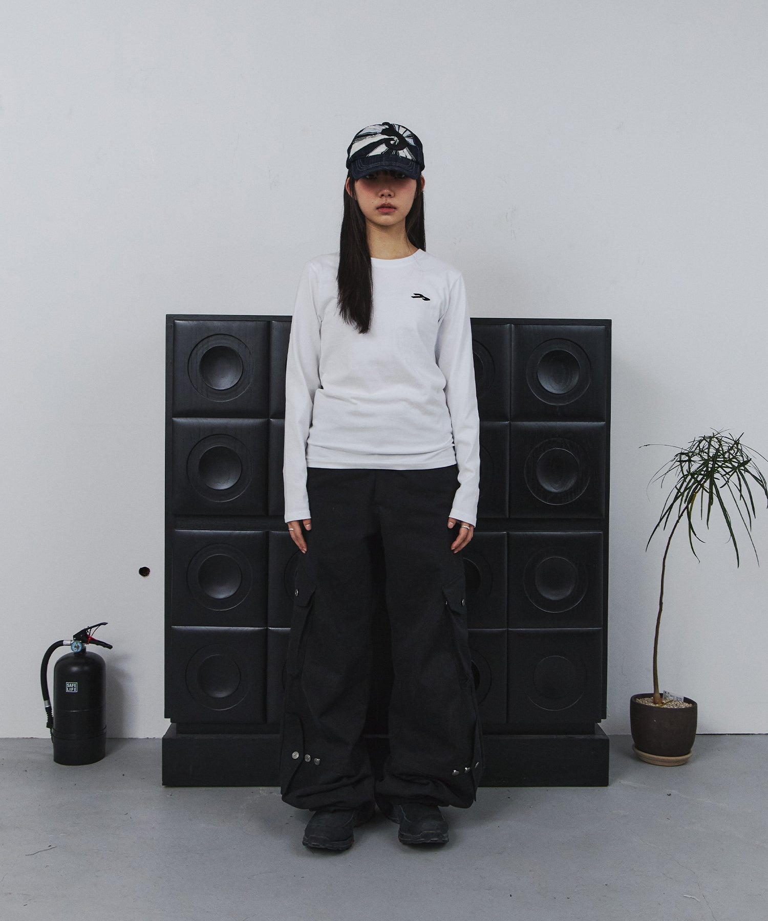 Tansanmagnesium Cross Appliqué Long Sleeve