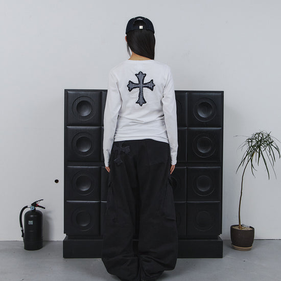 Tansanmagnesium Cross Appliqué Long Sleeve