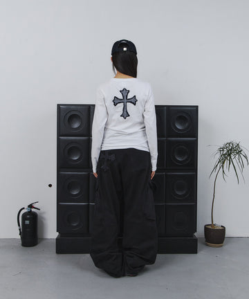 Tansanmagnesium Cross Appliqué Long Sleeve