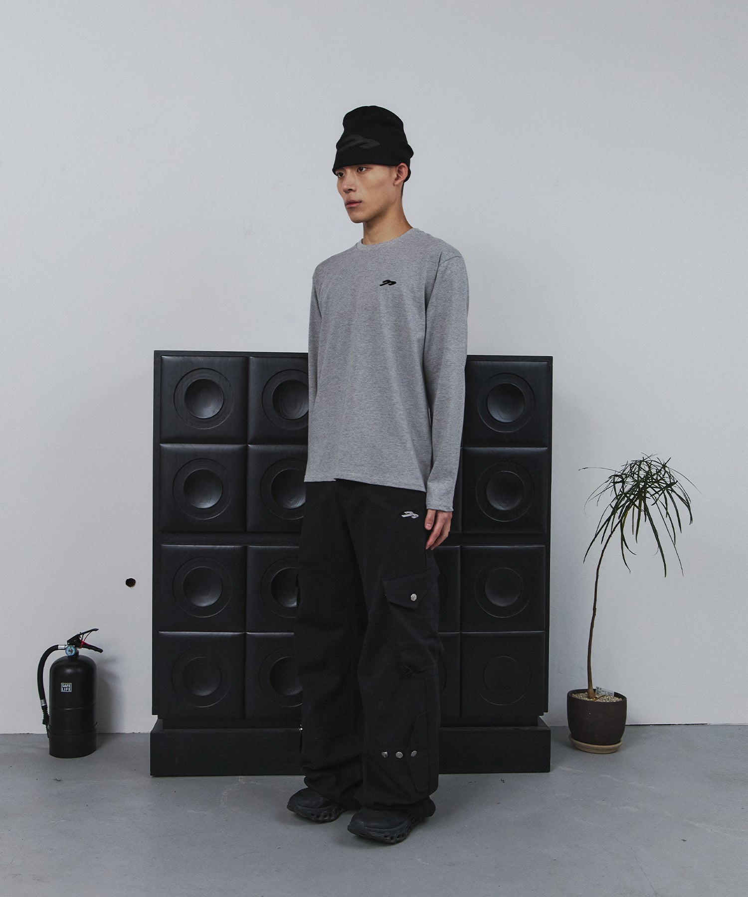 Tansanmagnesium Cross Appliqué Long Sleeve