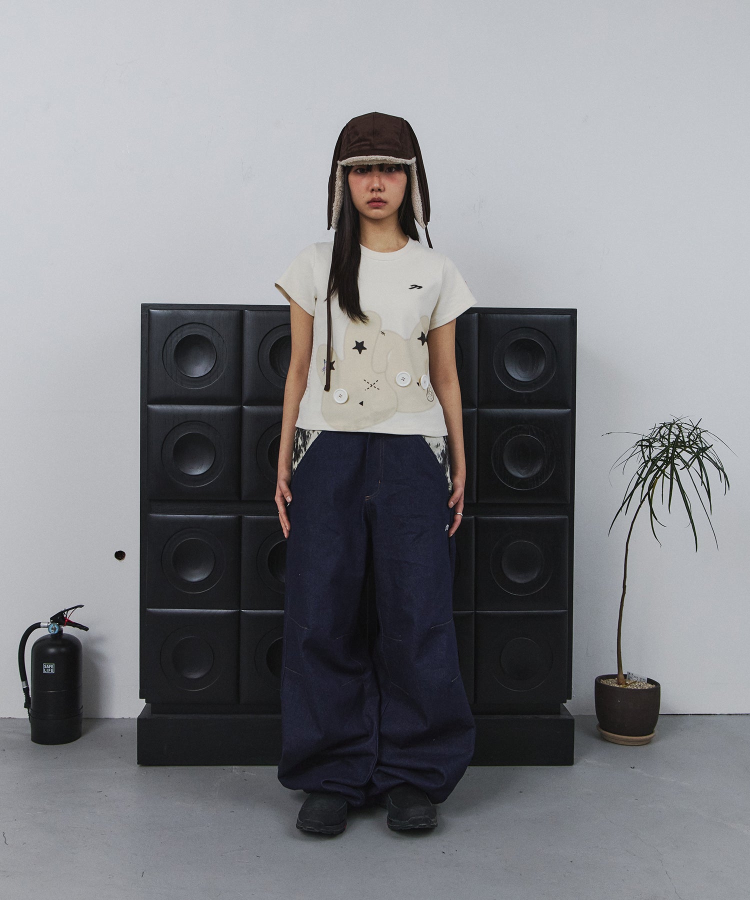 Tansanmagnesium (5/12 Pre-order Delivery) Rabbit Button T-Shirt (Ivory)