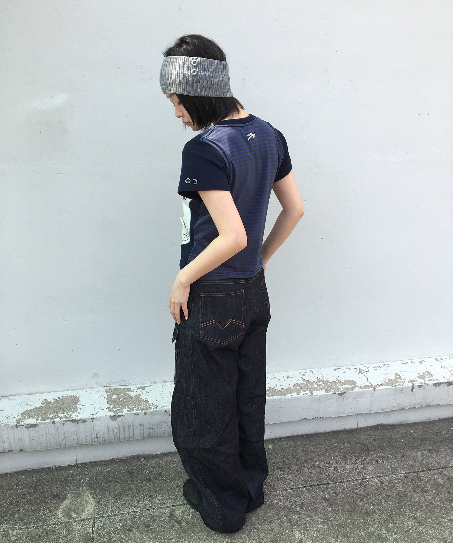 Tansanmagnesium (5/12 Pre-Order) Rabbit Button T-Shirt (Navy)